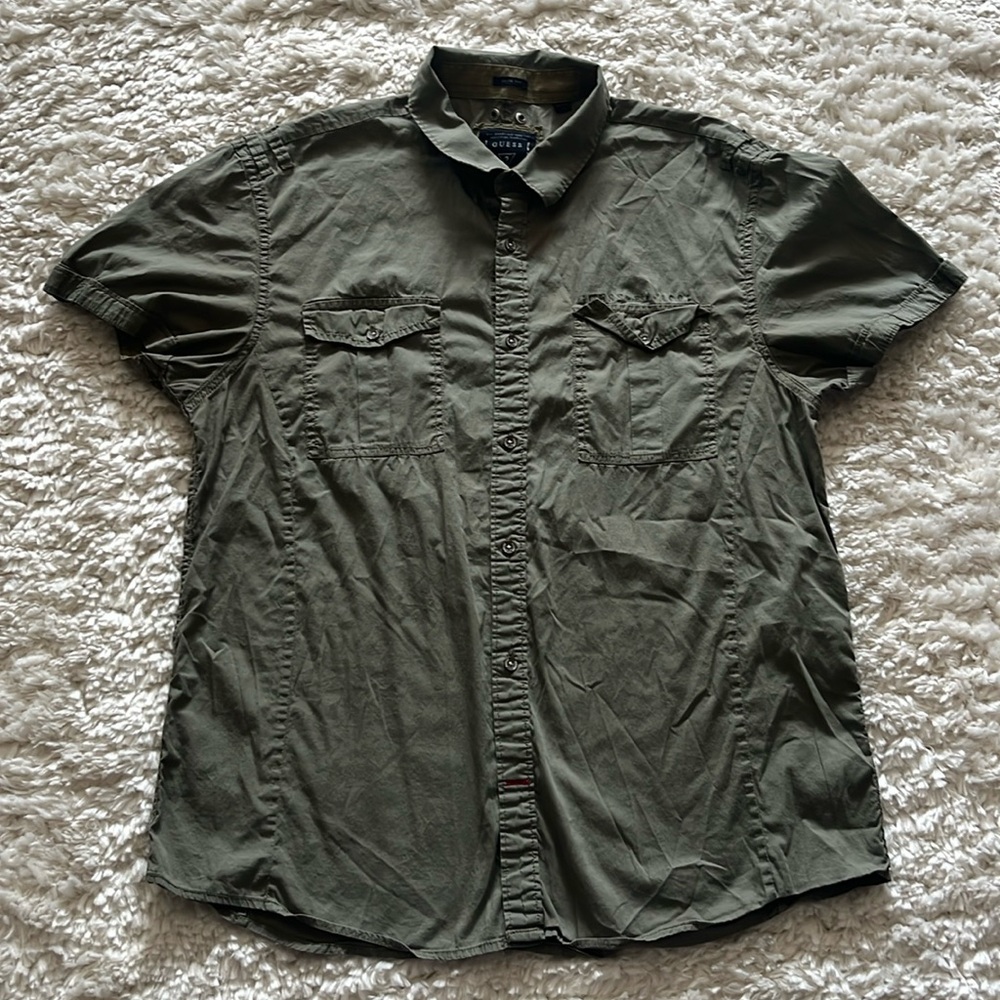 🌷 Guess Lightweight Button Up